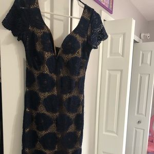 Midi lace dress